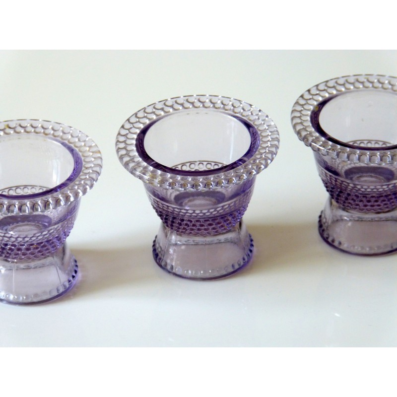 Lot de 3 bougeoirs anciens en verre moulé - Décoration