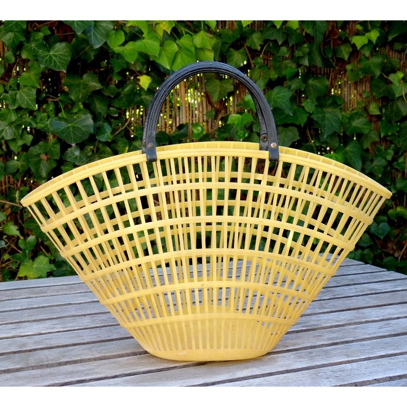 cabas plastique rigide