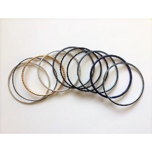 10 Bracelets en metal fin...