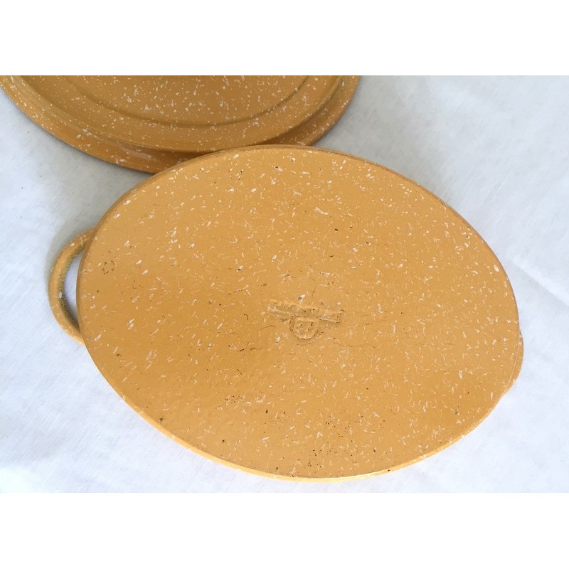 FRANCE ANCIENNE COCOTTE EN FONTE ÉMAILLÉE JAUNE ORANGÉ VINTAGE