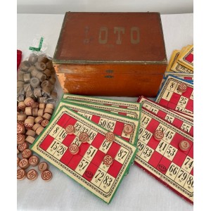 Ancien coffret en bois de jeu du loto avec 24 grilles et numéros en bois