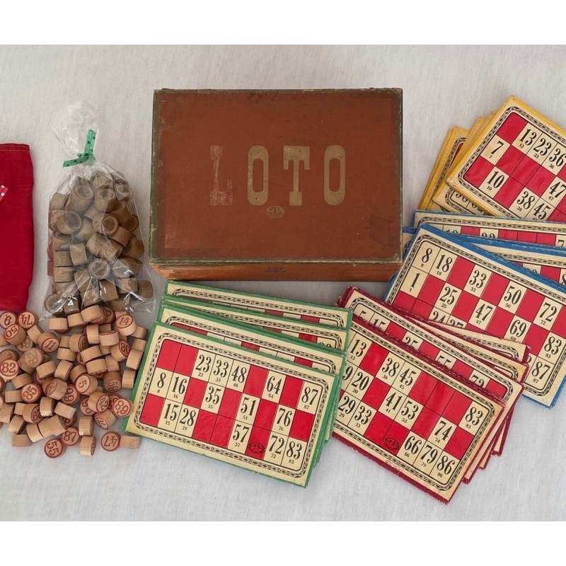 Ancien coffret en bois de jeu du loto avec 24 grilles et numéros