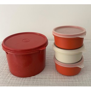 Boite Tupperware jaune...