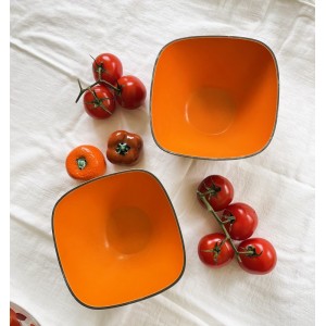 2 plats seventies orange et...