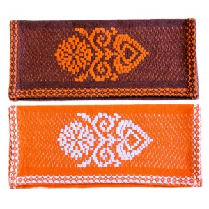 2 pochettes brodées orange...